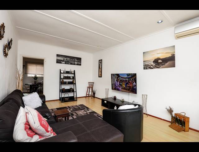 1.5 BEDROOM APARTMENT FOR SALE IN MUSGRAVE